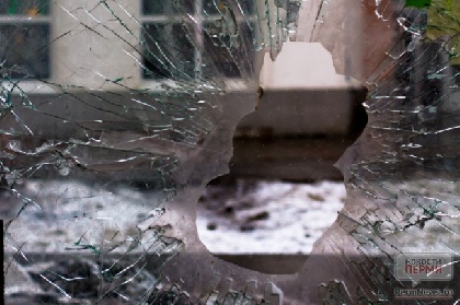 В Кунгуре мужчина забирался домой к бывшей жене, выбивая окна