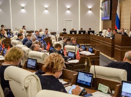 Депутаты продолжают пересматривать основные параметры краевого бюджета на 2015 год