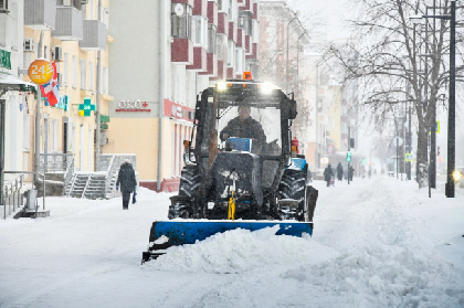 Из центра Перми за две недели февраля вывезено более 25 тыс кубометров снега