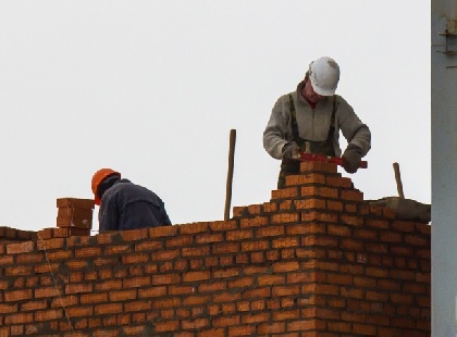Строительство детсада приостановили из-за расторжения трудового договора с гражданином Таджикистана