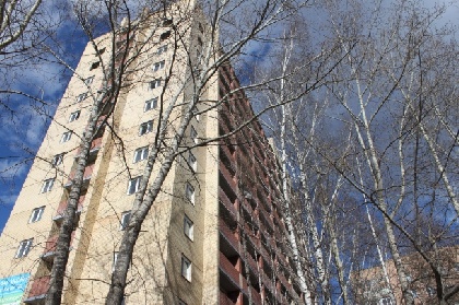 Пермская школьница разбилась, упав с балкона многоэтажки