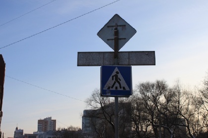 В Кировском районе автомобилистка сбила школьника на пешеходном переходе