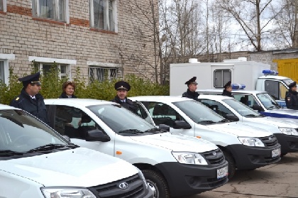 «Уралкалий» передал полиции Соликамска легковые автомобили и снегоход