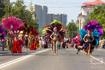 Пермь отметила 290-летие карнавальным шествием