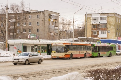 Закрывается движение транспорта по улице Карпинского