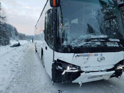 В Пермском крае в ДТП с автобусом погибли три человека