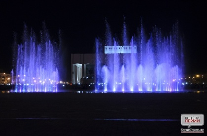 В Перми перед Театром-Театром открыли «фонтан-фонтан» «Река»