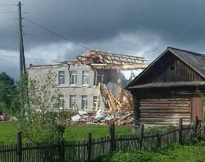 В поселке Щучье Озеро рухнула «школа на подпорках»