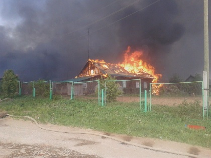 В Пермском районе сгорело шесть жилых домов