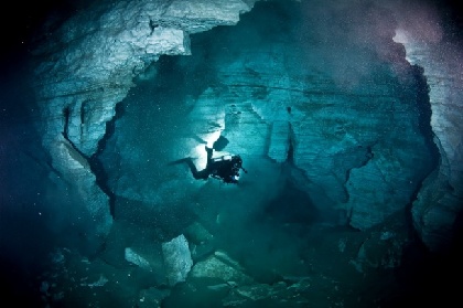 Японский телеканал провел съемки в Ординской подводной пещере