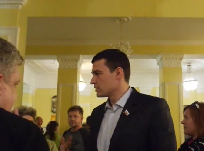 Депутата Александра Телепнева выгнали с сеанса Кашпировского в Перми