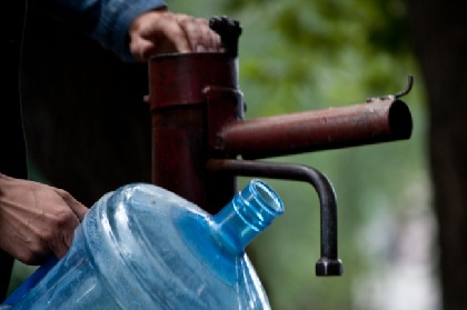 Из-за кражи элементов водопровода для жителей Березовского района наступила «засуха»