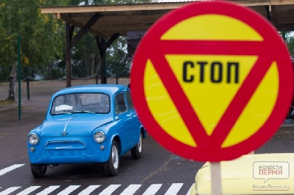 В музее-диораме открылась выставка советских автомобилей «Ретро-гараж»