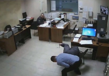 Полицейский обжалует увольнение за «слив» в сеть скандального видео из дежурной части