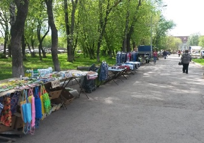 Мини-рынок в сквере по улице Чкалова ликвидирован