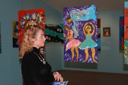 В Перми открылась выставка Нины Горлановой «Пермяк пермяку — ангел!»