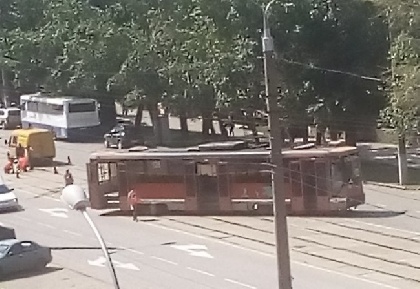В Перми трамвай маршрута №10 сошел с рельсов