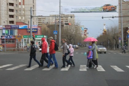 Соцопрос показал, что почти 38% россиян выберут сохранность авто, а не жизнь пешехода 