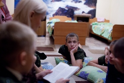 В Перми волонтеры читают сказки воспитанникам детского дома