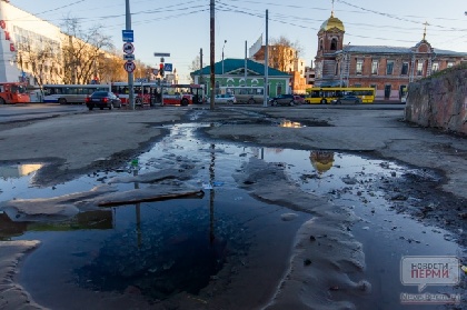 Дмитрий Самойлов вновь отчитал за лужи и грязь на дорогах 