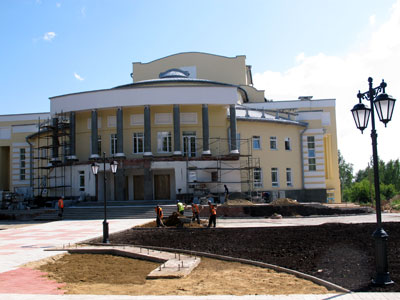 На коми-пермяцкий драмтеатр и санно-бобслейную трассу в Чусовом нет денег На коми-пермяцкий драмтеатр и санно-бобслейную трассу в Чусовом нет денег
