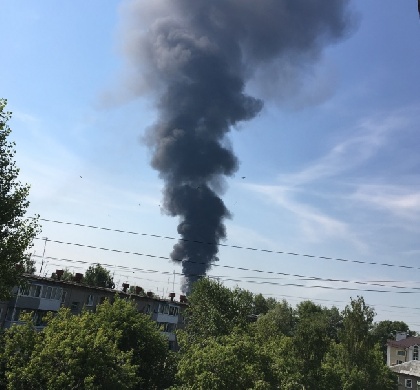 Очевидцы сообщают о пожаре в Закамске 