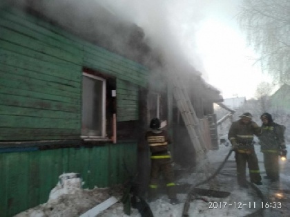 В Верещагино огнеборцы спасли от пожара четверых детей 