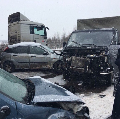 На трассе «Пермь-Березники» столкнулись четыре автомобиля 
