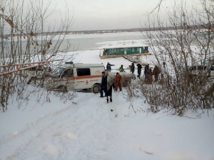 В Перми со льдины спасли рыбаков 