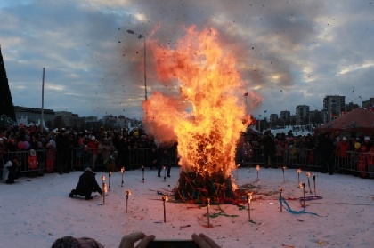 Более десяти тысяч пермяков отпраздновали Масленицу в ледовом городке