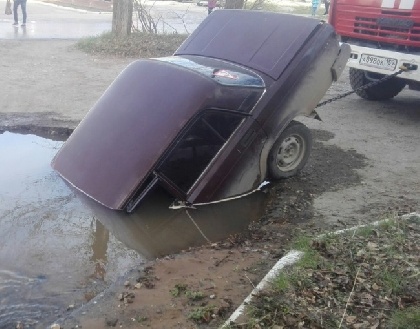 В Закамске на месте потопа чинят водопровод