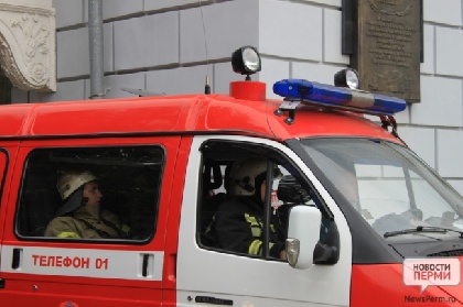 Пожилой мужчина спас соседку из огня Пожилой мужчина спас соседку из огня