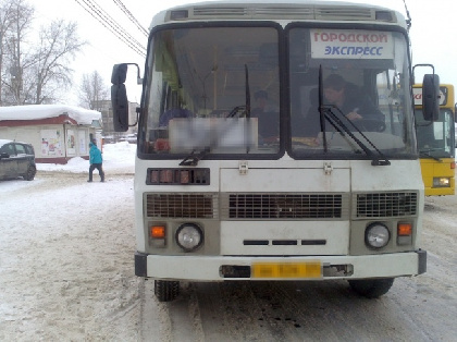 В Соликамске в автобусы вернули бесконтактную оплату. Виртуальные карты до сих пор запрещены