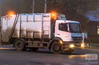 Мусорный оператор месяц не вывозит мусор из деревни Казымово 