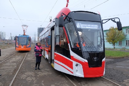 В Перми появились инновационный трамвай и электробус