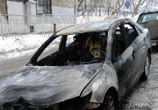 Полиция нашла связь между поджогами автомобилей в Перми