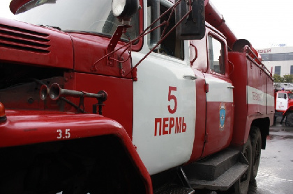 В Перми ликвидировали крупный пожар в Индустриальном районе
