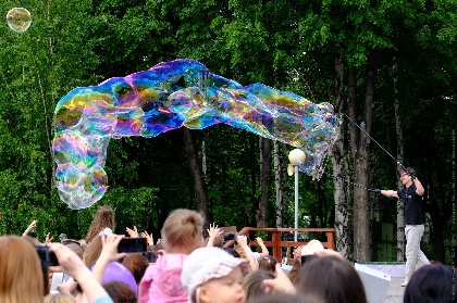 Открытие Небесной ярмарки и День мыльных пузырей: афиша на выходные