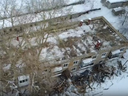 В Березниках восстановят рухнувшую крышу жилого дома