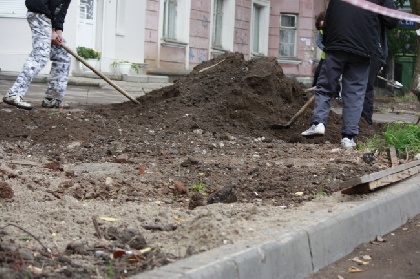 В Орджоникидзевском районе начался ремонт тротуаров