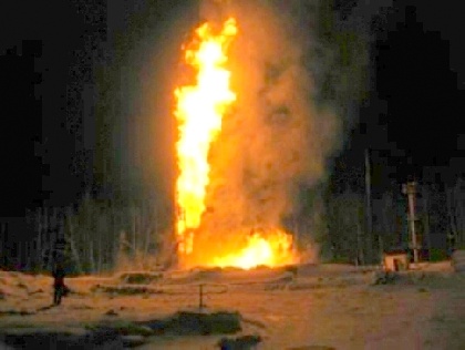 В Кунгурском районе горит нефтяная скважина В Кунгурском районе горит нефтяная скважина