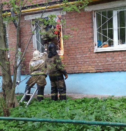 На Красноводской, 3 случился пожар в подъезде