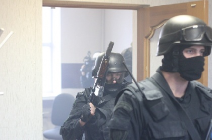 ФСБ провела обыски в администрации Дзержинского района