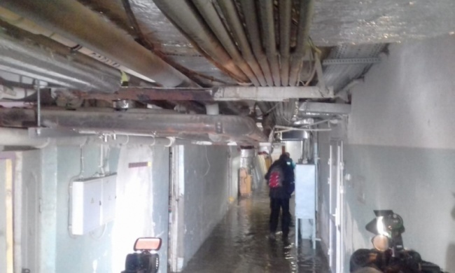 потоп в больнице МЧС.jpg